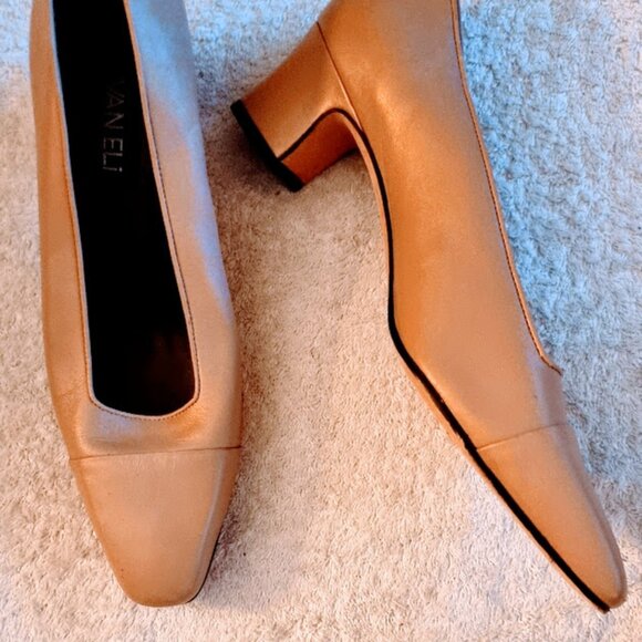 Vaneli Designer shoes pumps heels size 10N soft leather - Picture 1 of 6
